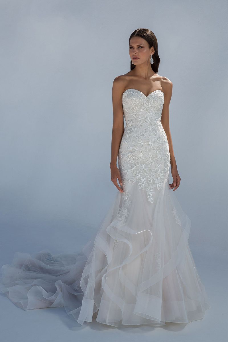 sweetheart lace wedding dress